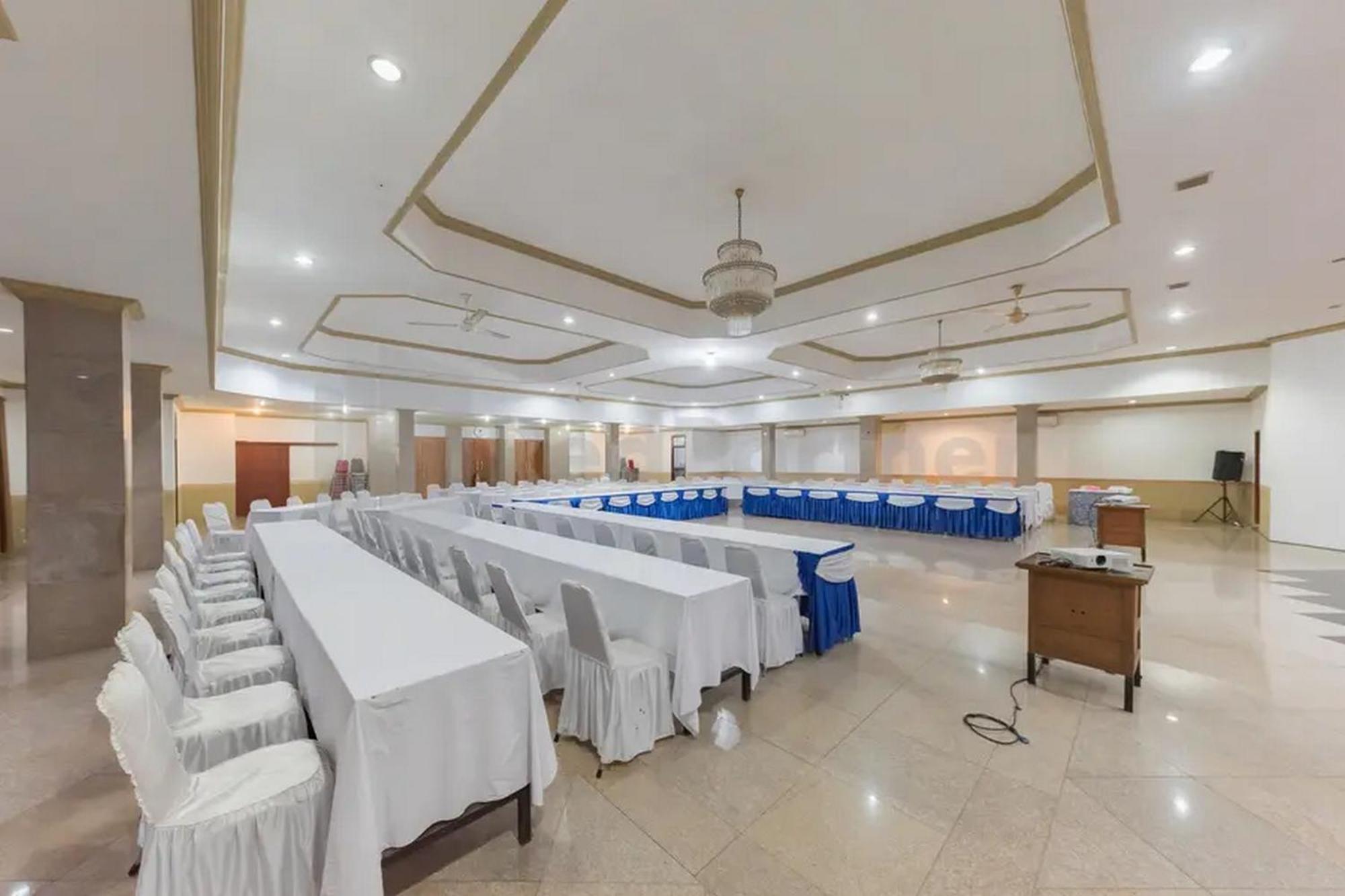 Hotel Ayong Linggarjati Kuningan Mitra Reddoorz Ngoại thất bức ảnh