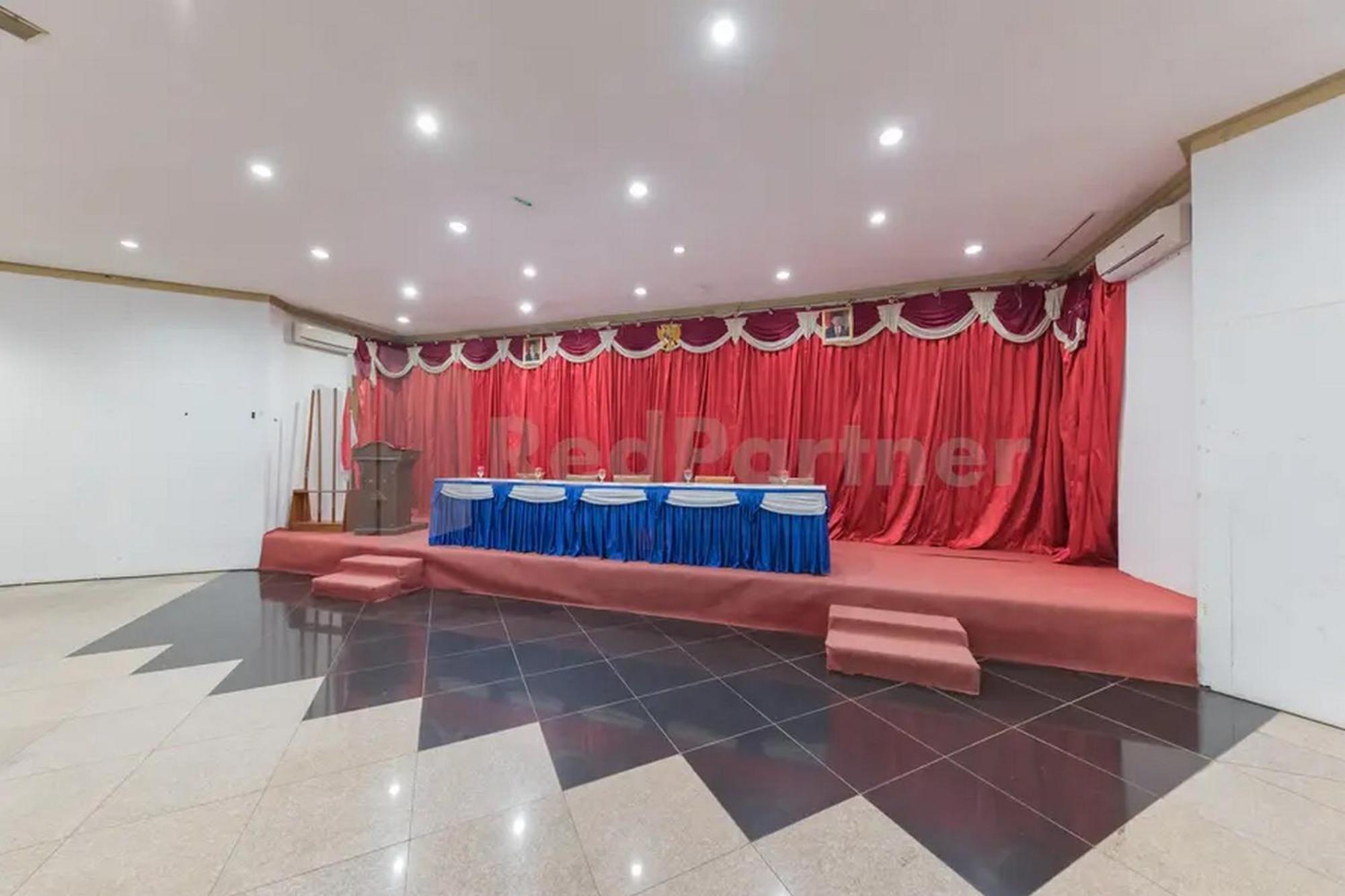 Hotel Ayong Linggarjati Kuningan Mitra Reddoorz Ngoại thất bức ảnh