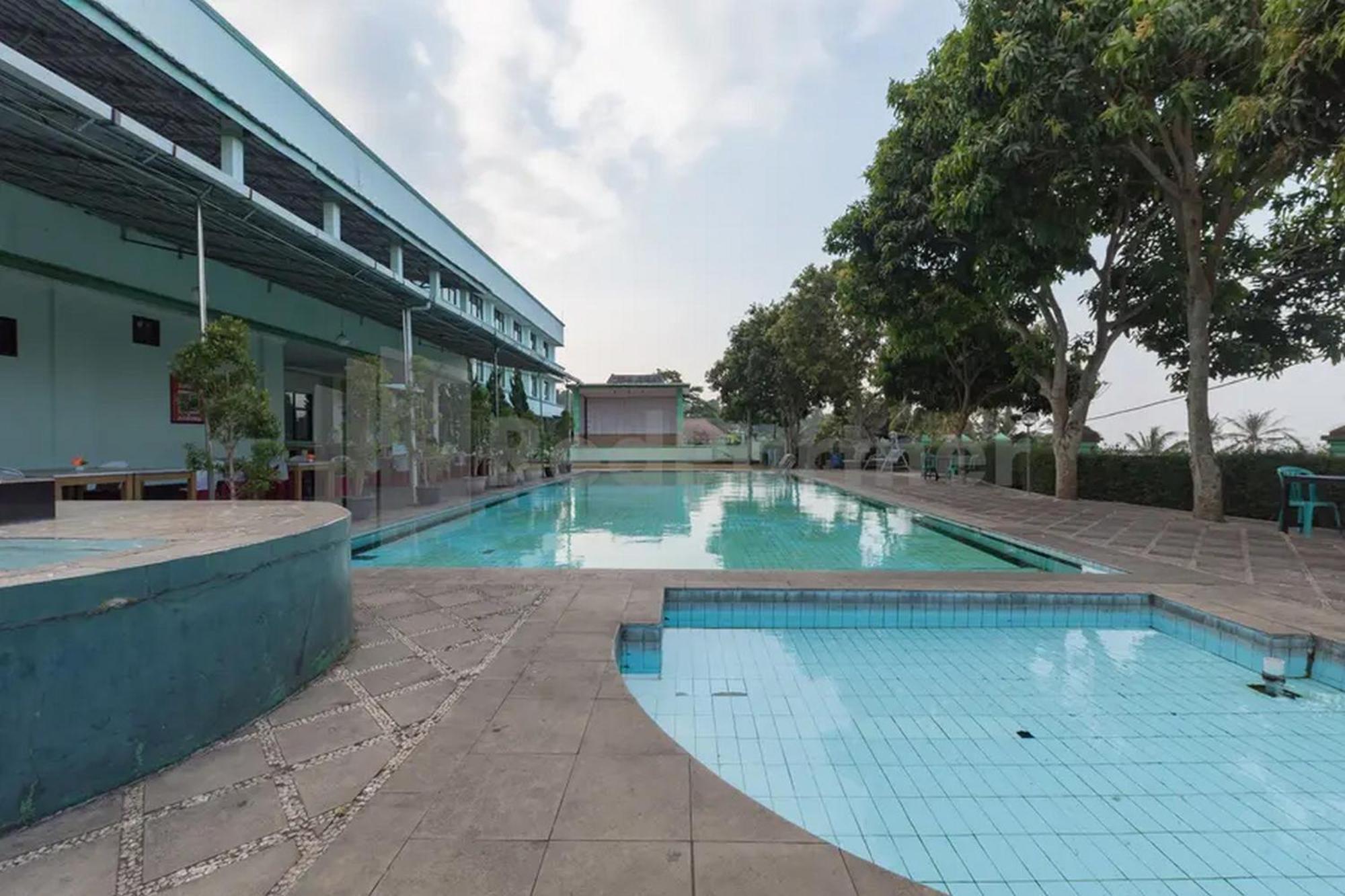 Hotel Ayong Linggarjati Kuningan Mitra Reddoorz Ngoại thất bức ảnh