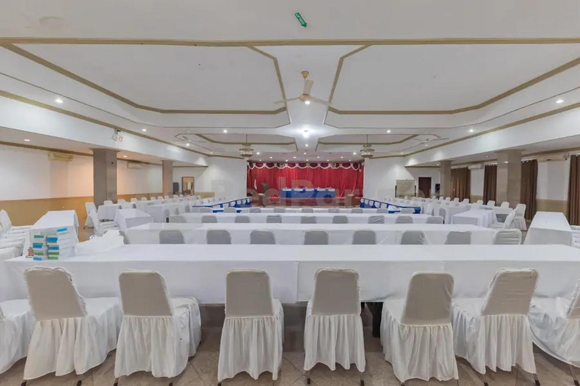 Hotel Ayong Linggarjati Kuningan Mitra Reddoorz Ngoại thất bức ảnh