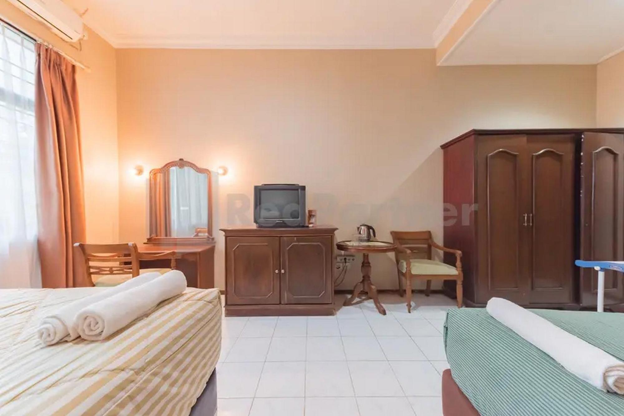 Hotel Ayong Linggarjati Kuningan Mitra Reddoorz Ngoại thất bức ảnh